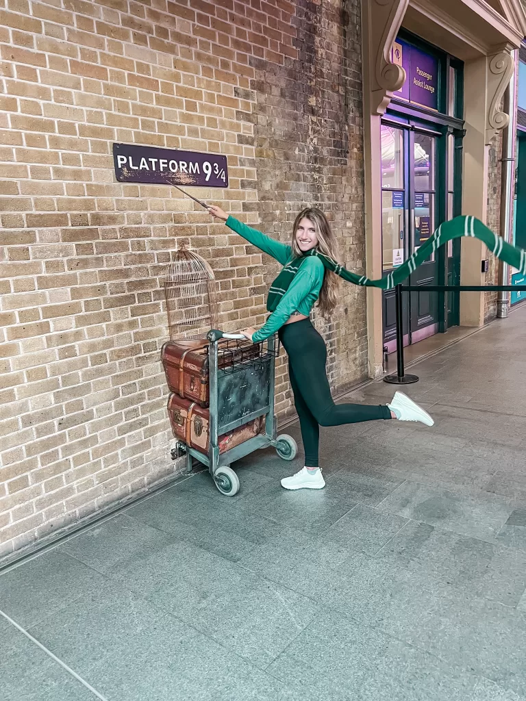 Woman posing at Harry Potter King's Crossing free location for photos